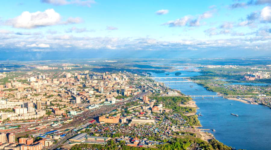 Nos services de location de voitures offrent une sélection diversifiée de véhicules à l'aéroport de Tolmachevo.